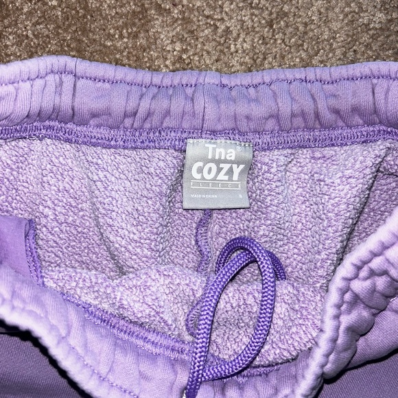 Aritzia tna gd petal purple cozy fleece boyfriend shorts!! - Picture 4 of 5